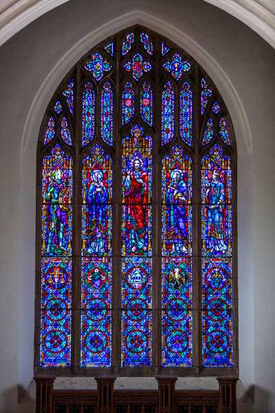 A massive Stain Glass window at Throop Church (Photo - throopuupasadena.org).
