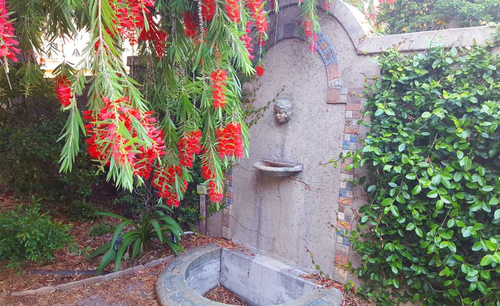 Memorial Fountain at Throop (Photo - Emmanuel Emmanuel Krauletz).