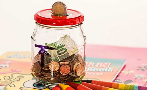 Piggy bank jar (Photo - Steve Buissinne, publicdomainpictures.net).