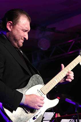 Josh Smith (Photo - joshsmithguitar.com).