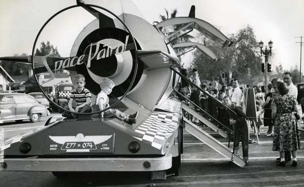 Travelling rocket ship based on hit 1950s TV series, Space Patrol, at the Market Basket grocery store, 1260 North Lake Street (Lake and Claremont), circa 1952 (Photo - J. Allen Hawkins).