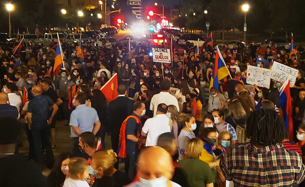 People with Armenian flags
