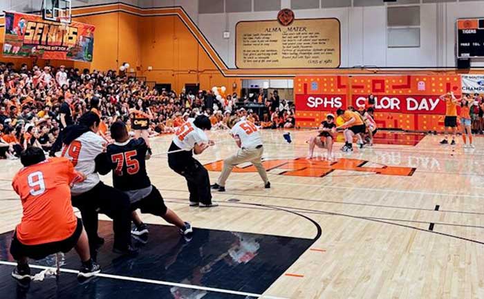 students playing tug-of-war