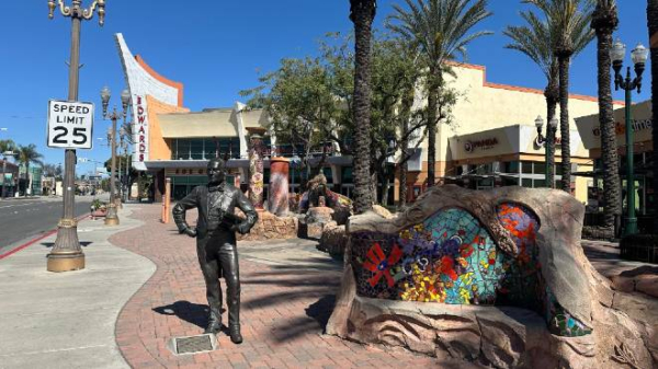 Front of Downtown Alhambra Renaissance Plaza