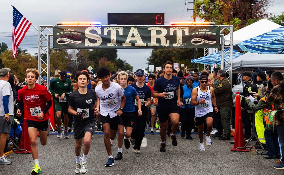 runners at a start of a run